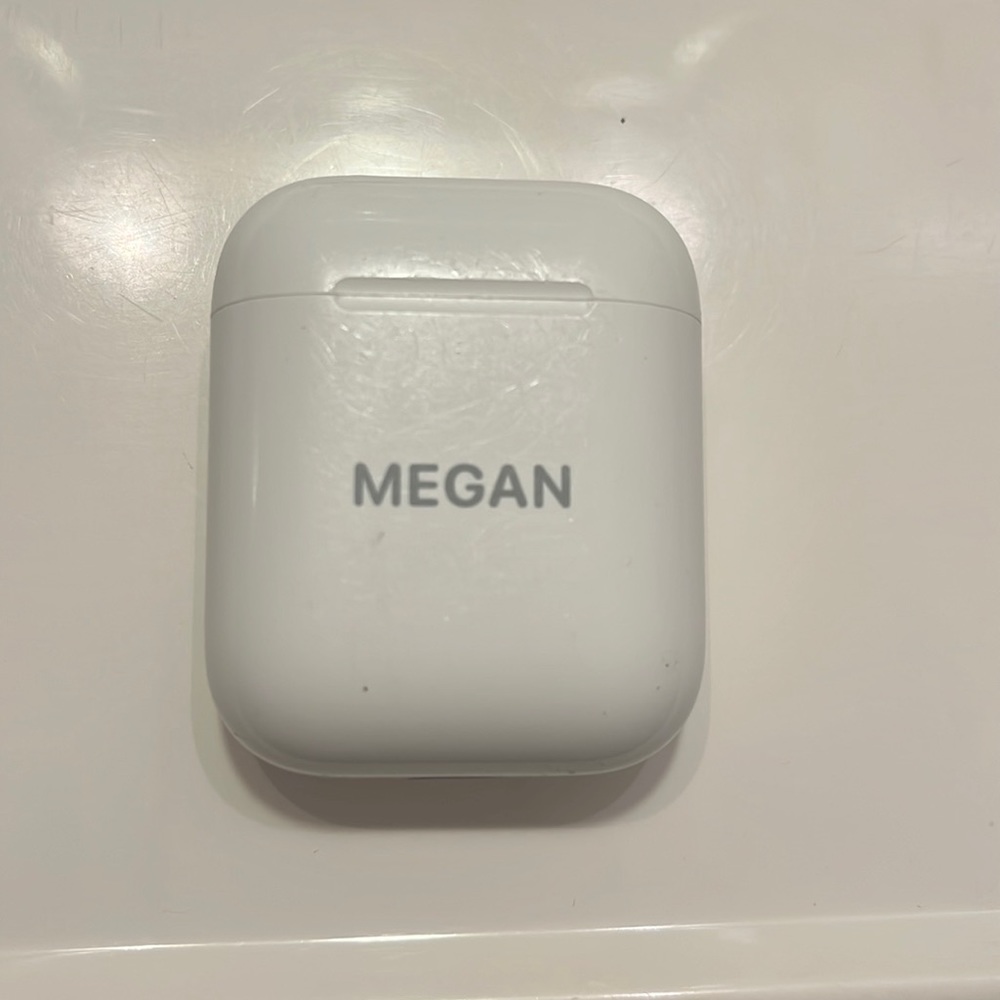 AirPods (Costumed)